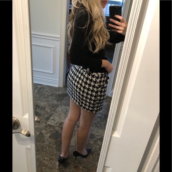 Houndstooth knit belted mini skirt - Picture 9 of 11